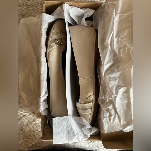 NEW! Euro Soft by Sofft Cream Color Ballet Flats Women’s Size 8.5 - Picture 14 of 16